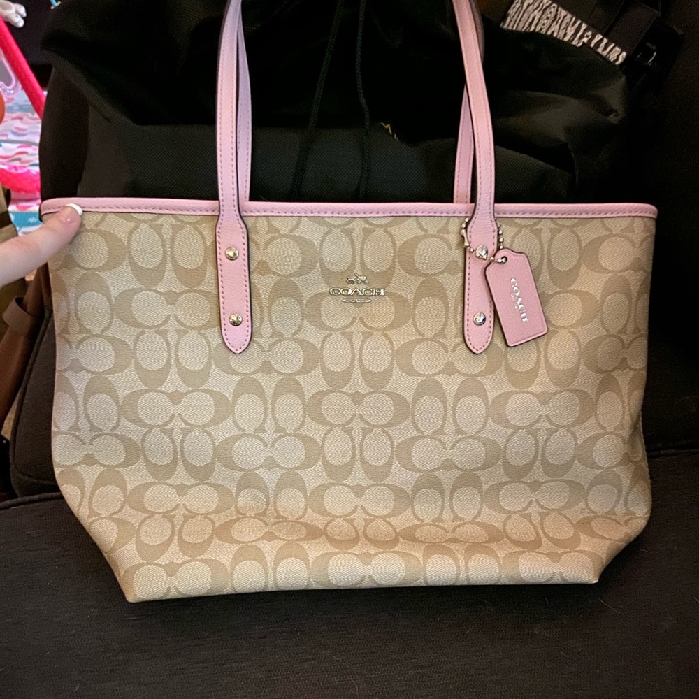 Coach medium tote bag